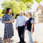 Cressida O'Hanlon meeting with local residents